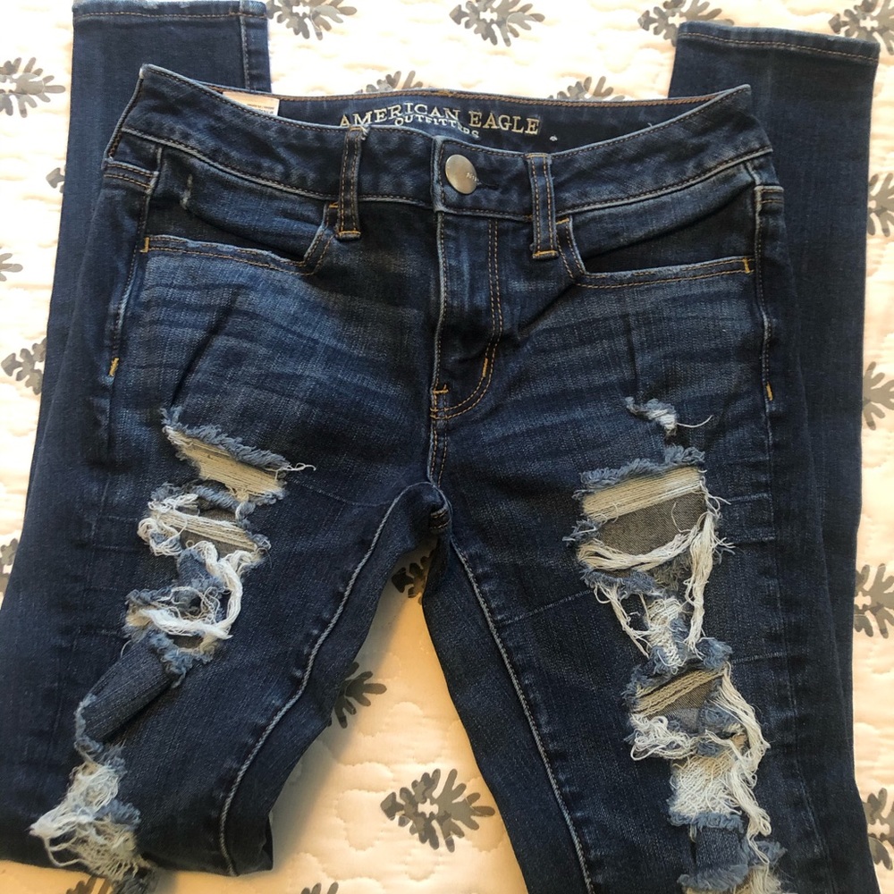 American Eagle destructed jegging